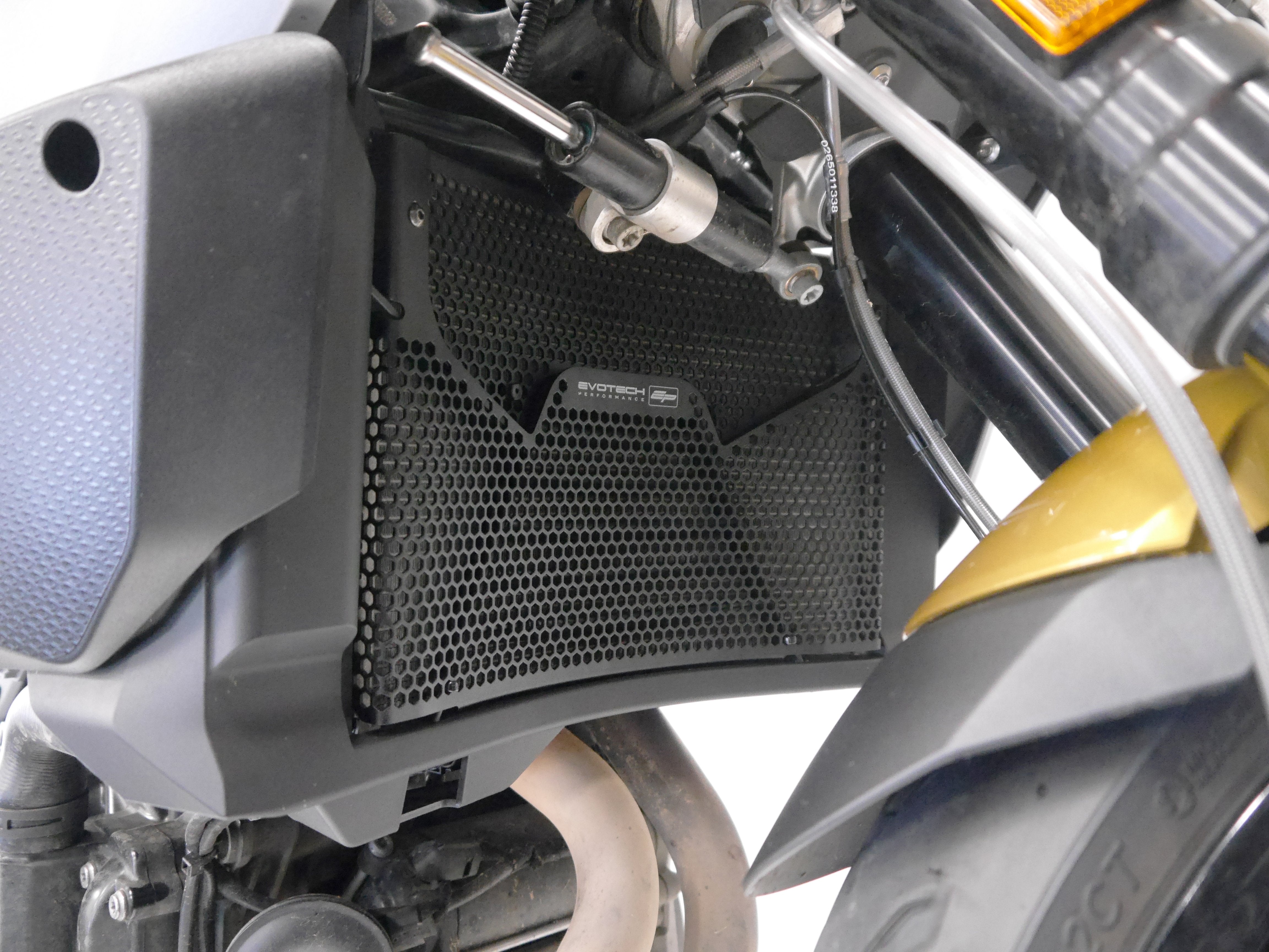Evotech Radiator Guard - BMW F 900 XR Triple Black (2025+)