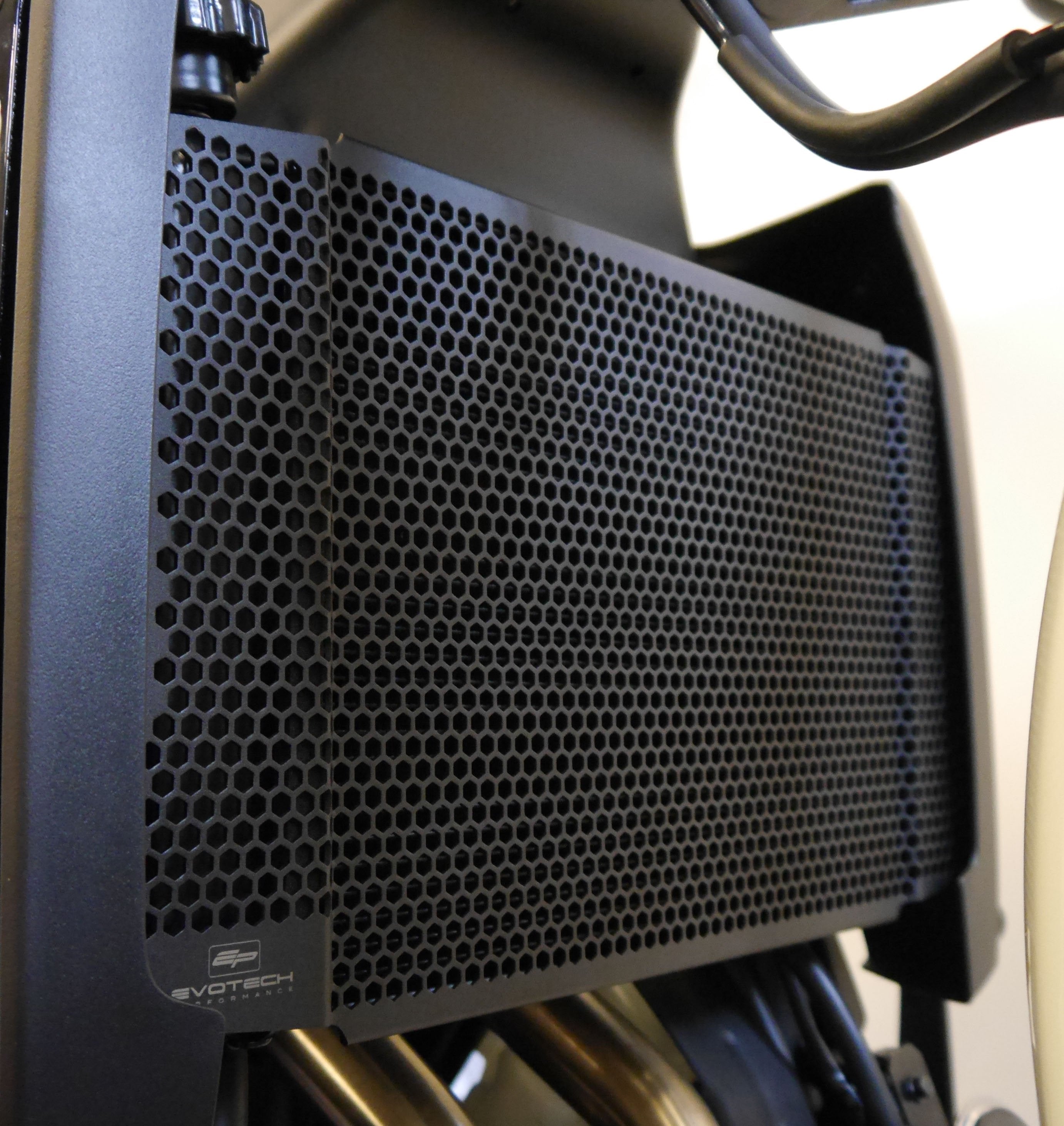 Evotech Kawasaki Vulcan S Cafe Radiator Guard (2018-2020)