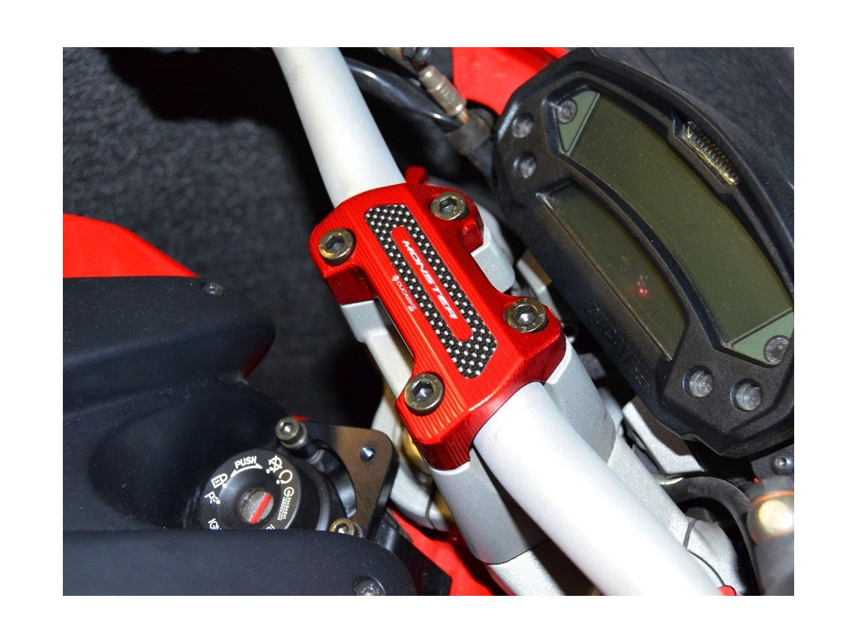 BM06 - HANDLEBAR CLAMP M696