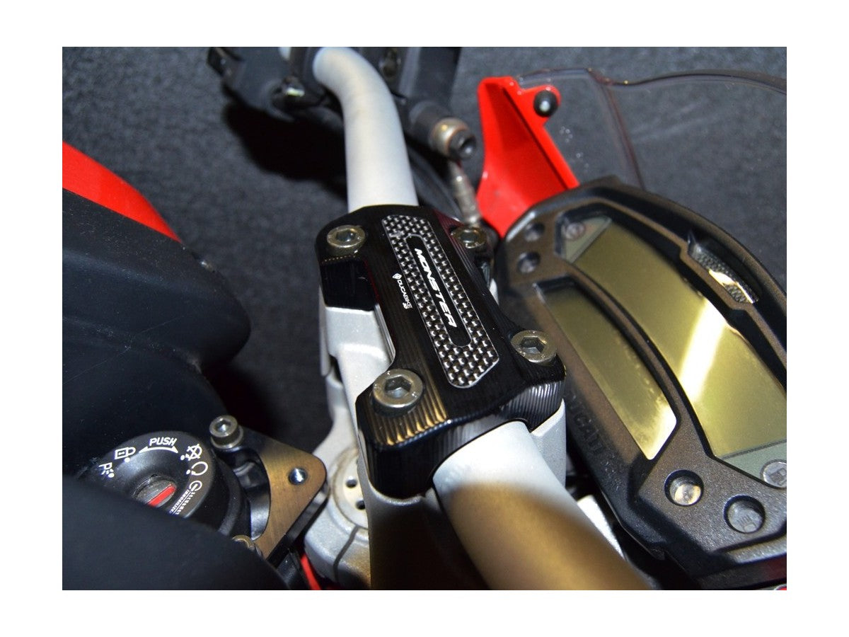 BM07 - HANDLEBAR CLAMP M796 / 1100 / 1100 EVO