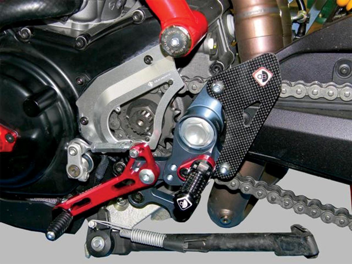 CP02 - SPROCKET COVER HYPERMOTARD 821