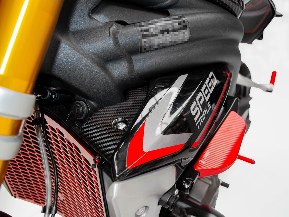 CRB68L - INTERNAL RADIATOR PANELS TRIUMPH ST GLOSSY CARBON SIDE PANELS