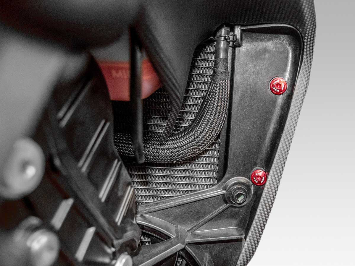 KVT49 - DIAVEL V4 RADIATOR SIDE PANEL SCREW KIT