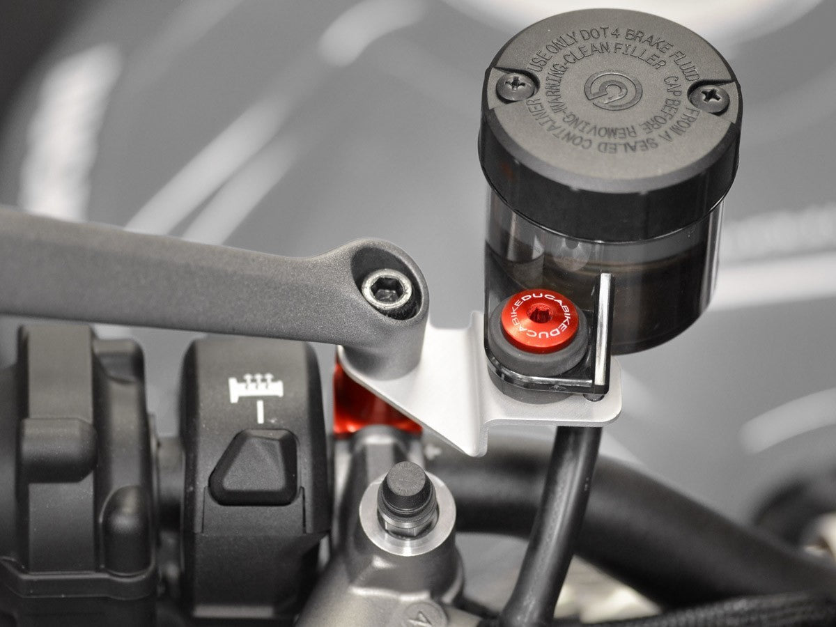 VITE01 - BRAKE / CLUTCH TANK SCREW