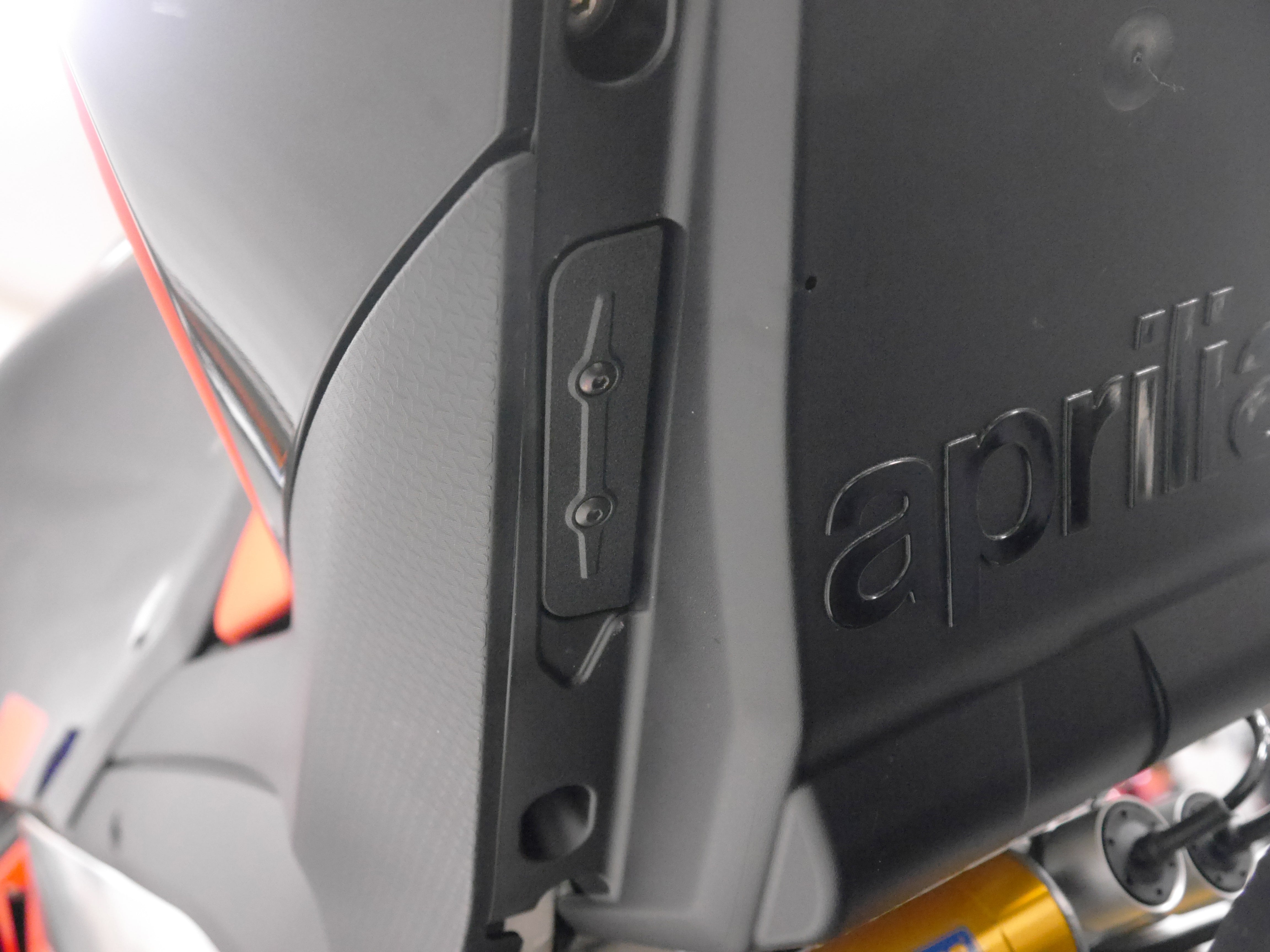 Evotech Exhaust Hanger Kit - Aprilia Tuono V4 Factory (2025+)