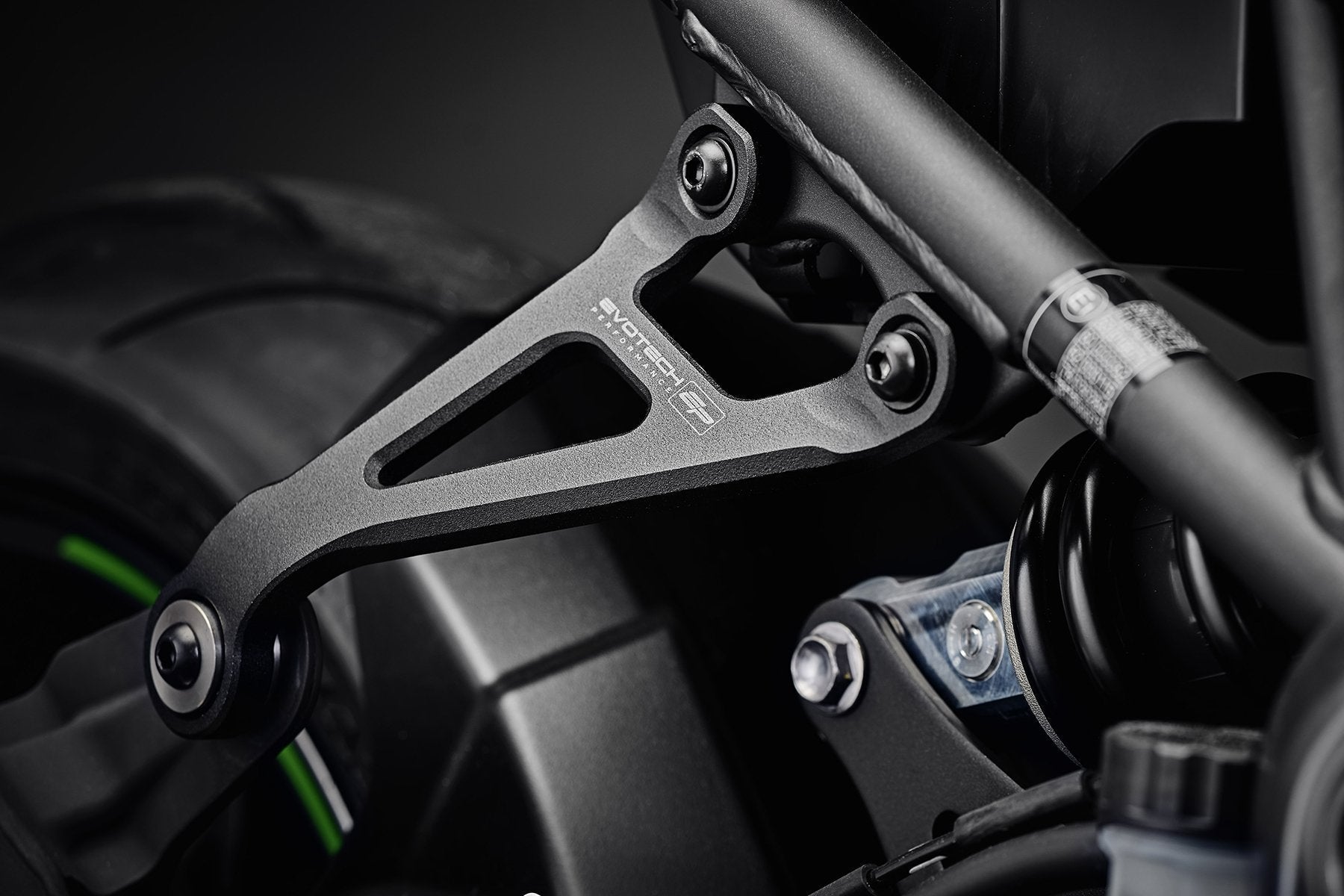 Evotech Exhaust Hanger & Pillion Footpeg Removal Kit - Kawasaki Z900 SE (2025+)