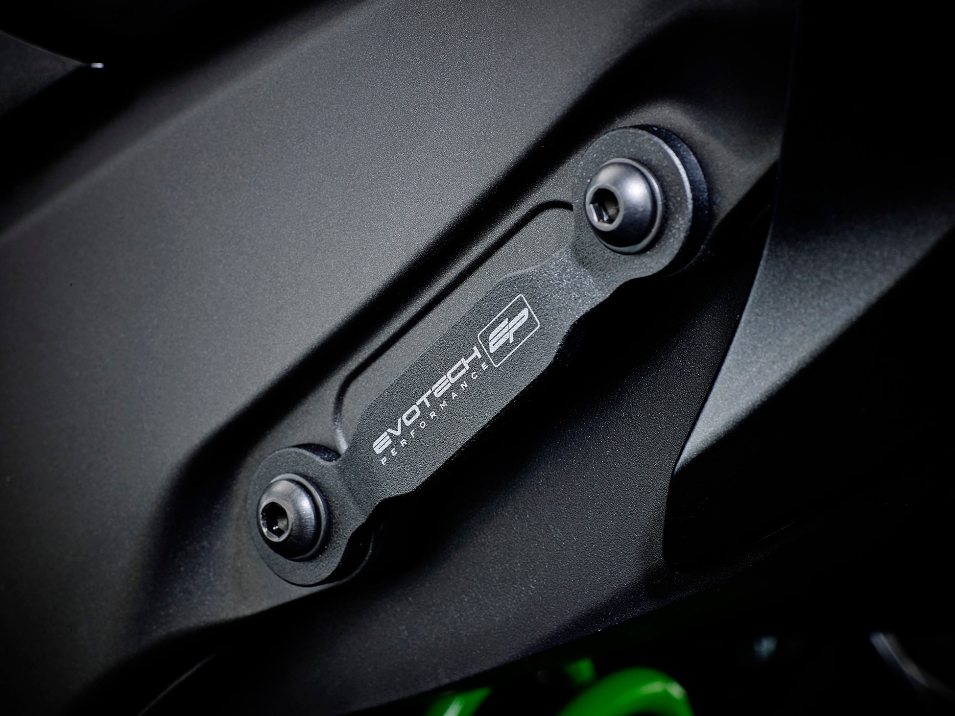 Evotech Kawasaki ZX-10R SE Exhaust Hanger & Pillion Footpeg Removal Kit (2018-2020)
