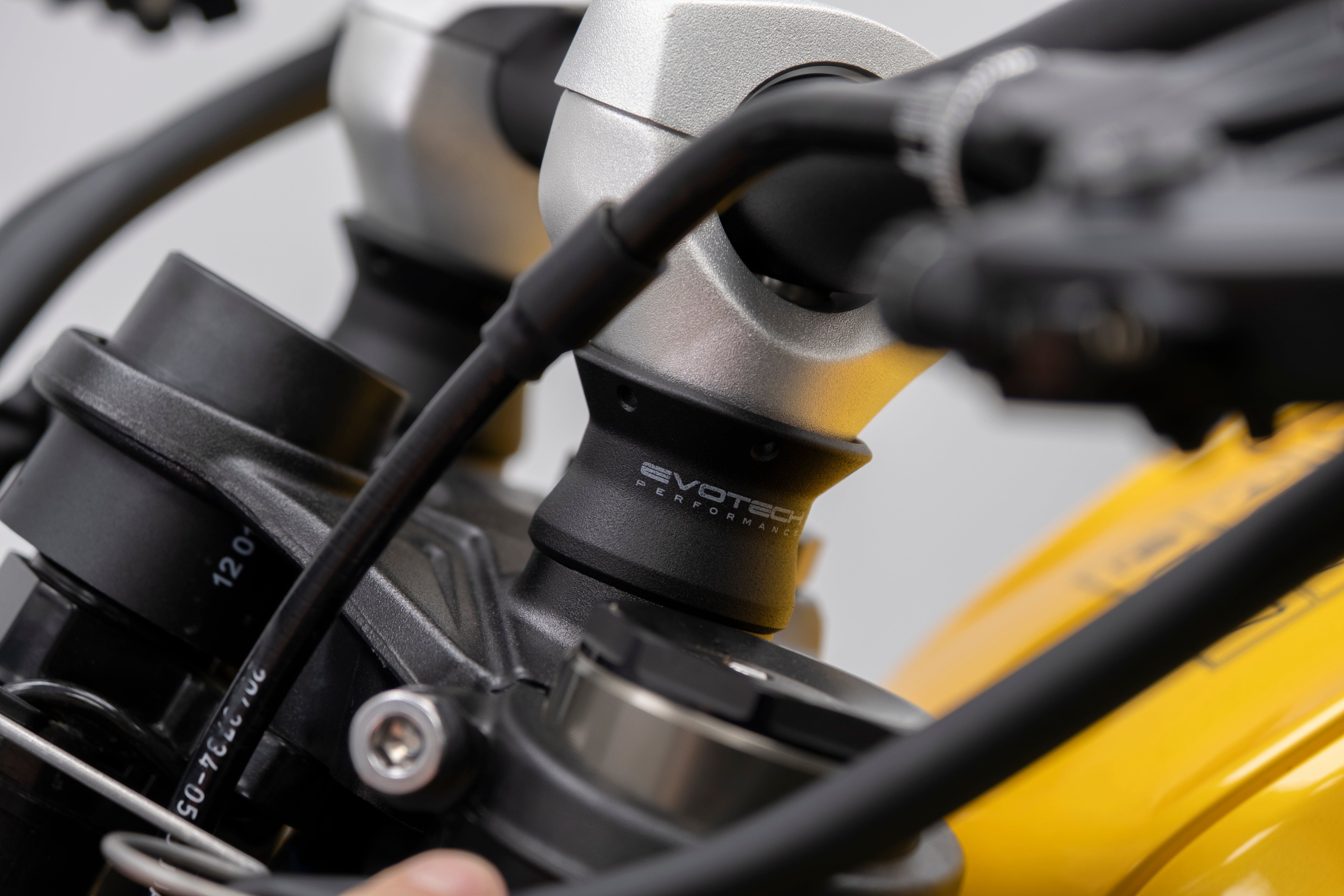 Evotech Handlebar Riser - Triumph Street Triple RS (2017 - 2019)